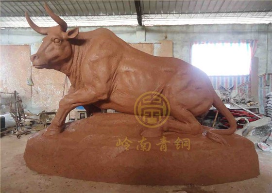 江西永修縣銅牛、佛手雕塑