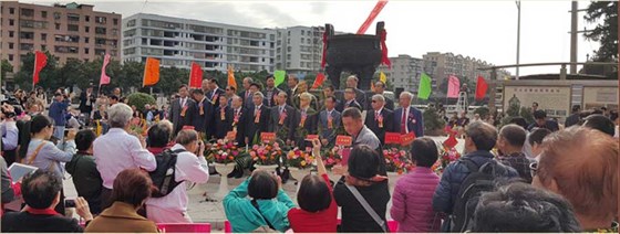 開平市風(fēng)采堂余靖風(fēng)采鼎（高2.5米）